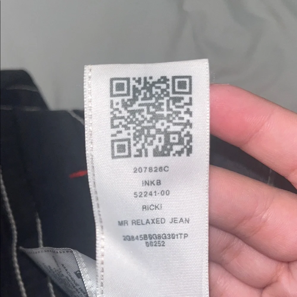 True Religion Black Jeans with White Stitching - Picture 5 of 5